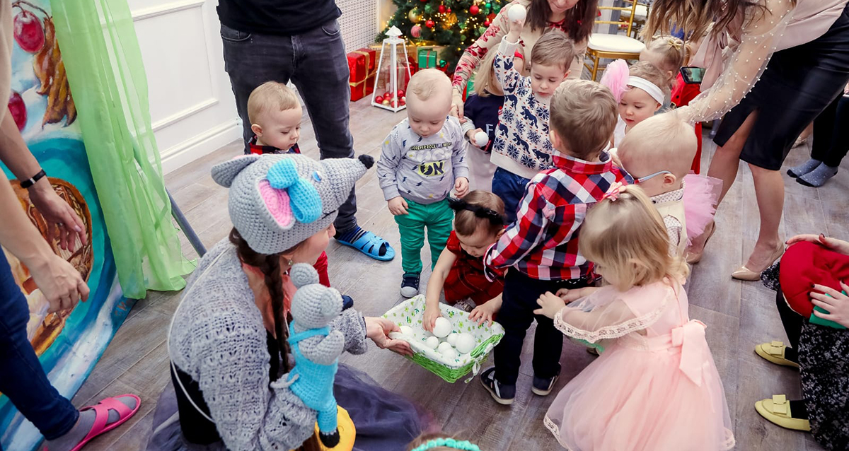 новогодние елки в театре Малышок