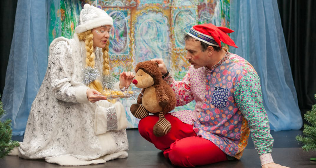 новогодние елки в театре Малышок