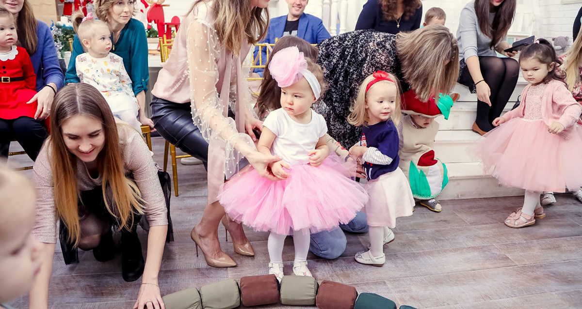 новогодние елки в театре Малышок