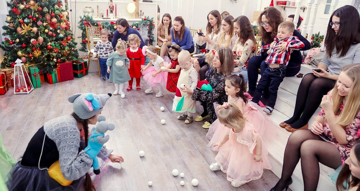 новогодние елки в театре Малышок