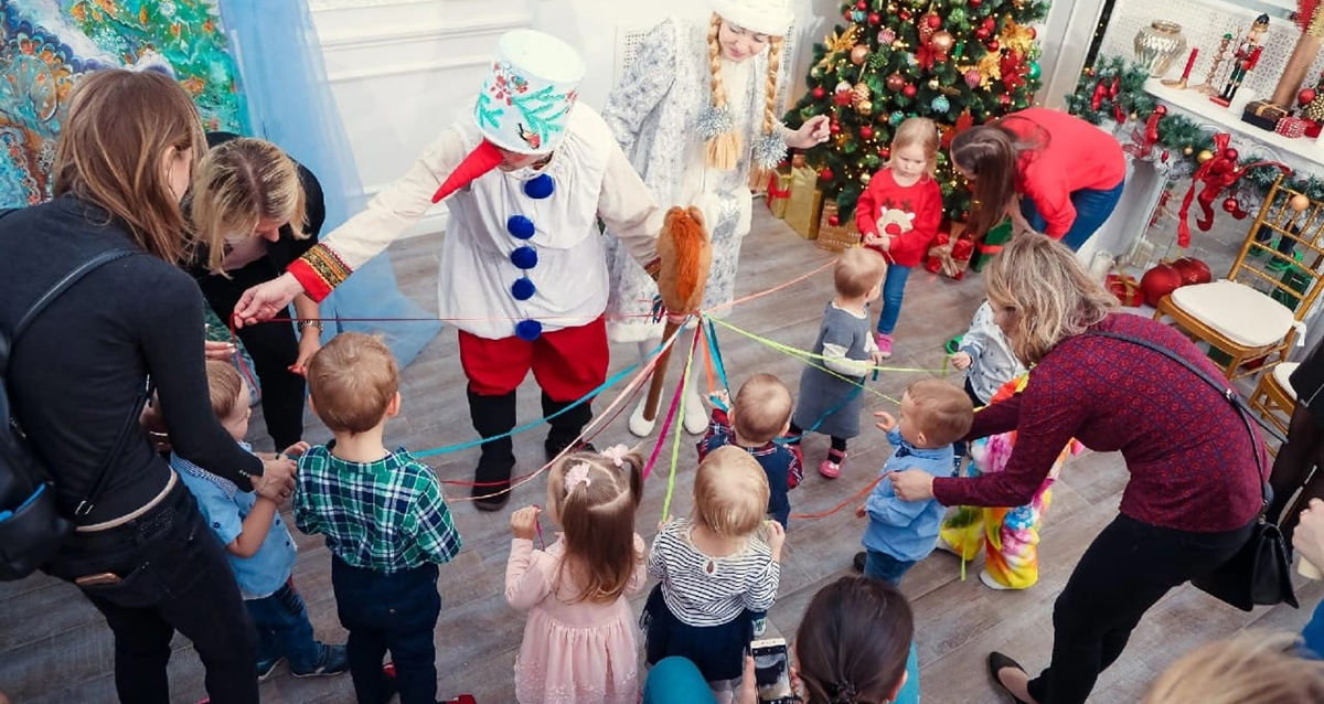 новогодние елки в театре Малышок
