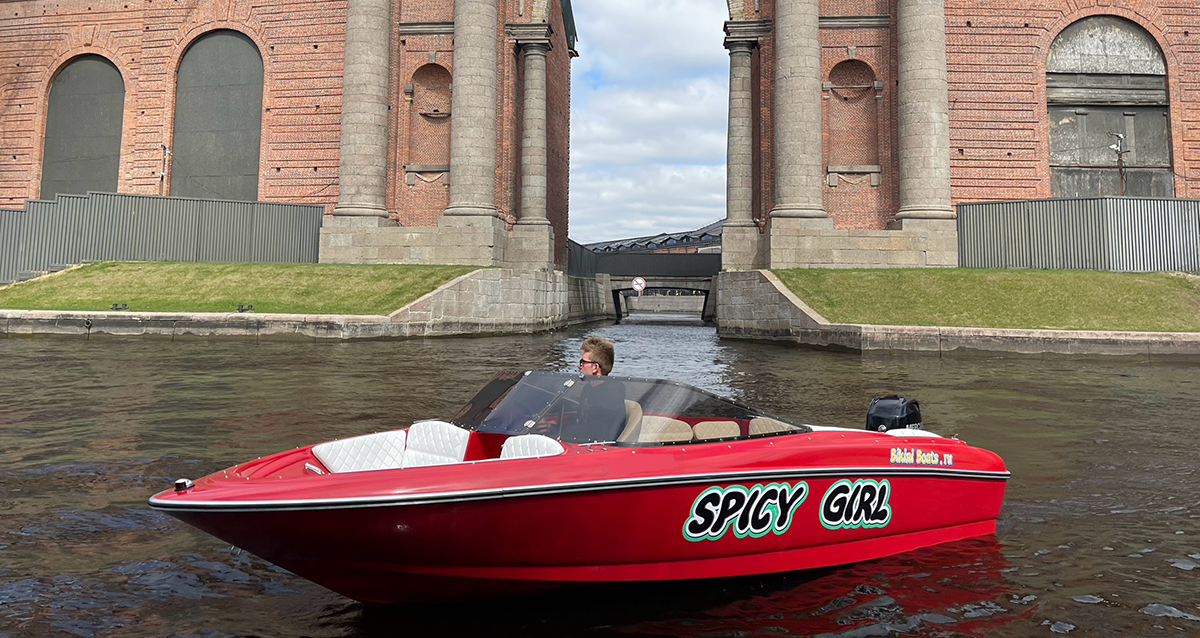 аренда катера от компании Bikini Boats