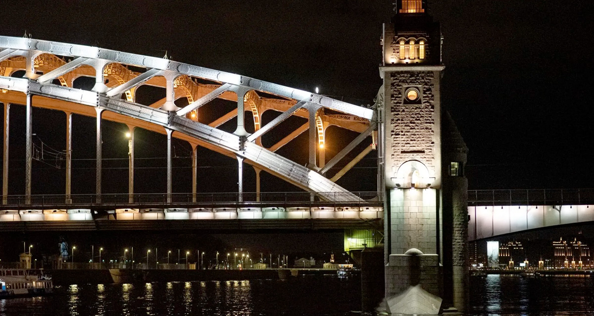 ночь разводных мостов на теплоходе