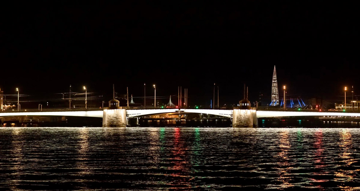 ночь разводных мостов на теплоходе