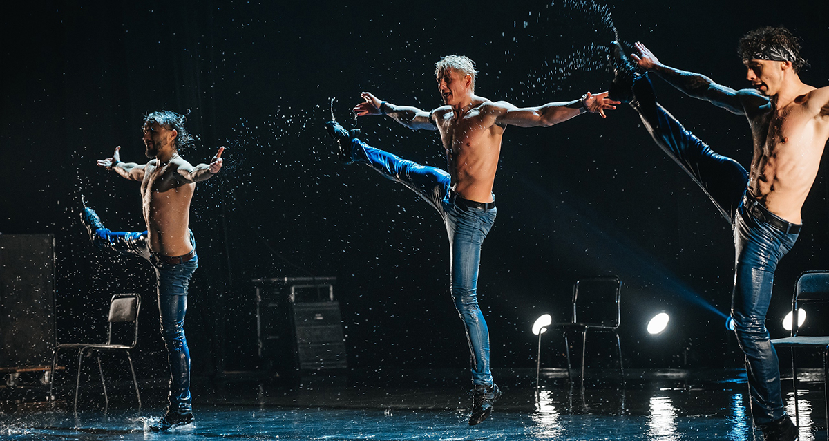 шоу под дождем 7 И где ,...., счастье?