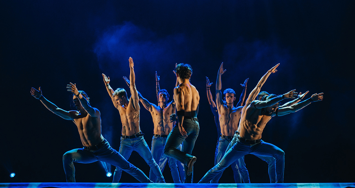 шоу под дождем 7 И где ,...., счастье?