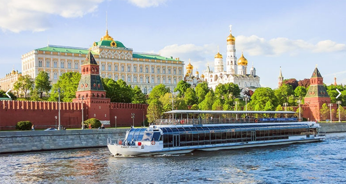 прогулку по Москве-реке на теплоходе