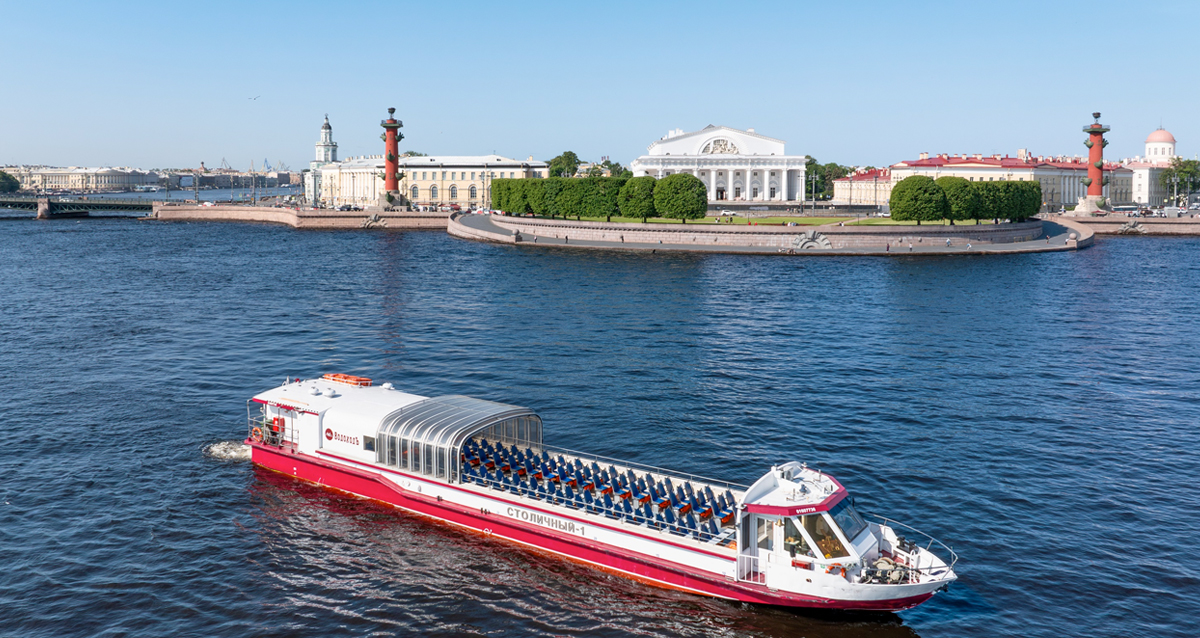 экскурсию по Неве до Литейного моста на теплоходе Столичный