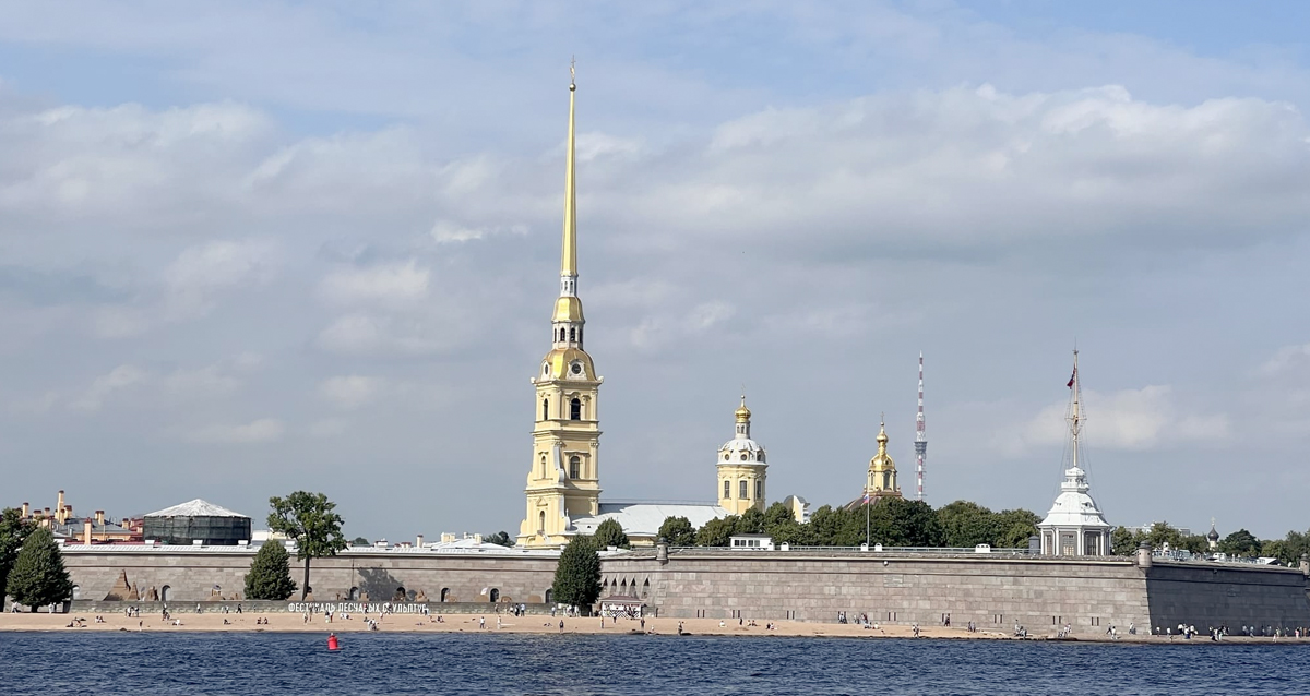 автобусный стендап-тур по Питеру