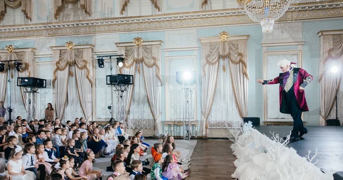 елка в Константиновском дворце