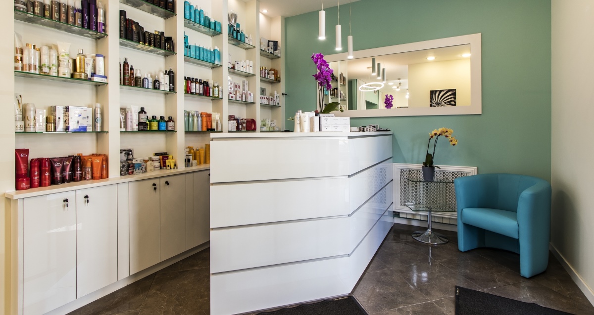 окрашивание в салоне VICTORIA