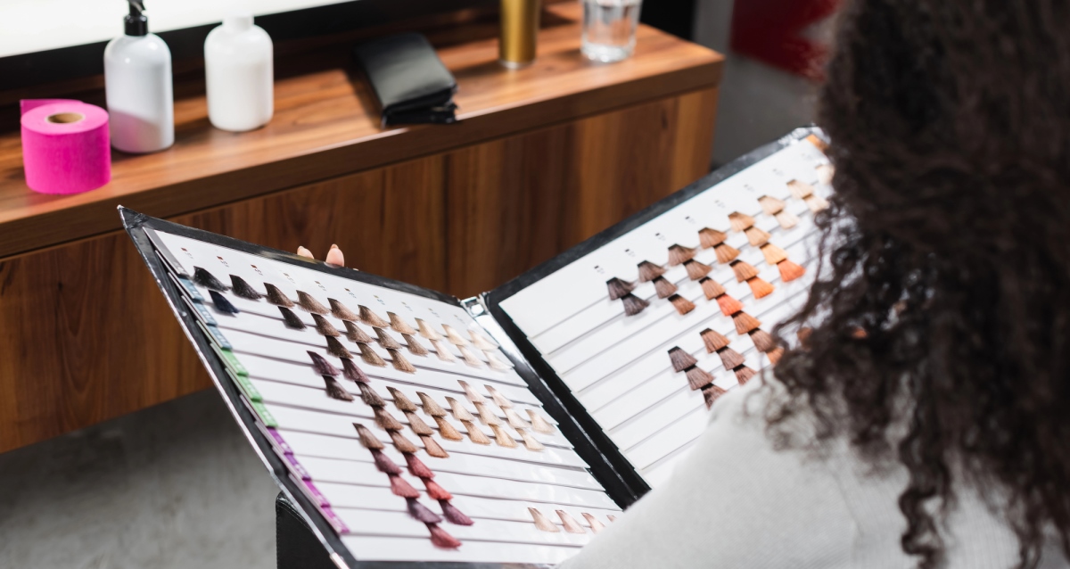 окрашивание в салоне VICTORIA