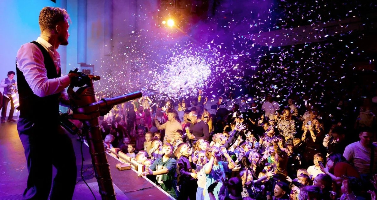 «Кибер Робо Елка 2026»