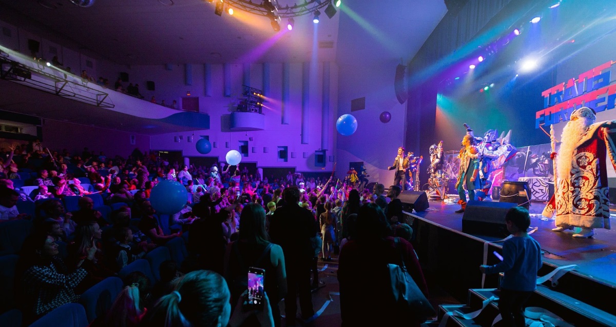 «Кибер Робо Елка 2026»