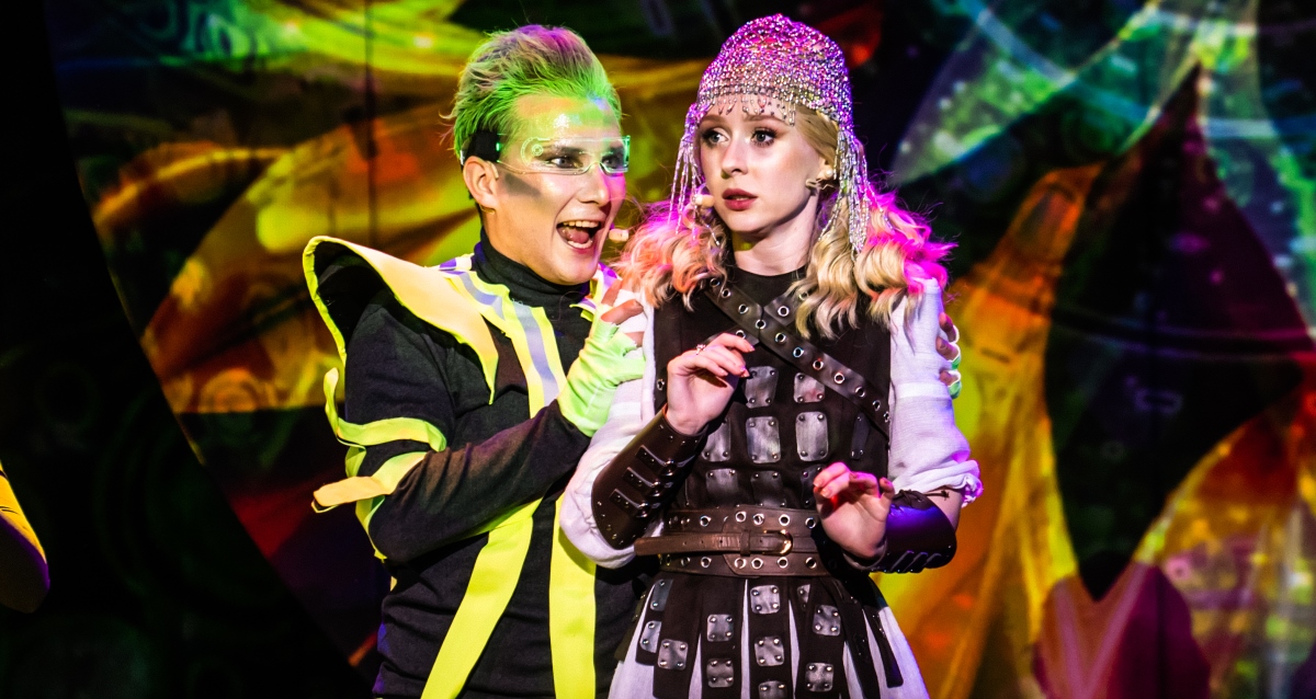 Шиворот-навыворот, или Иван и Алена против дракона