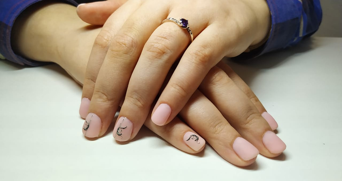 маникюр в салоне красоты «Авилона»