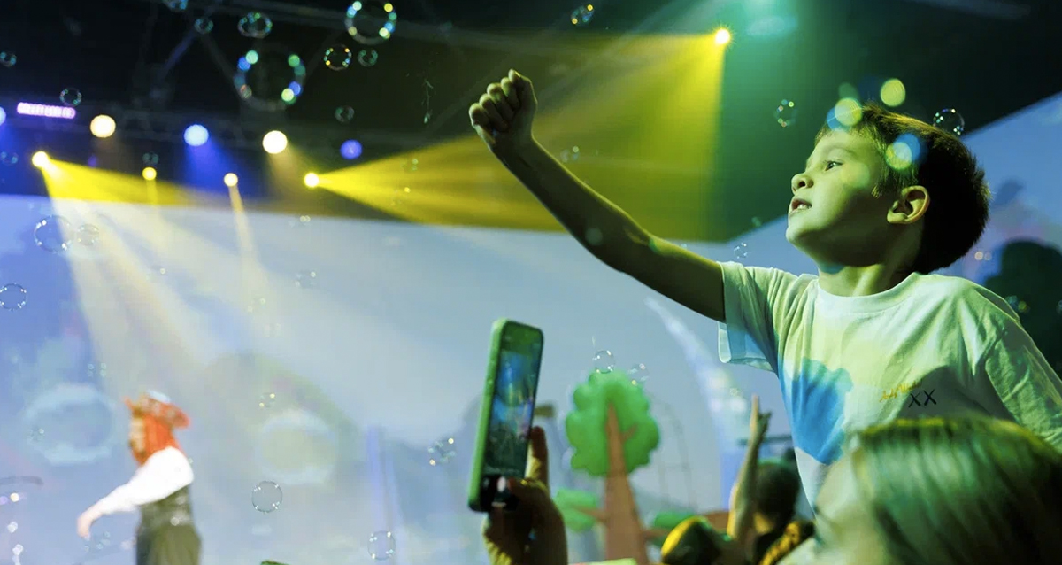 шоу Minecraft vs. Robloх