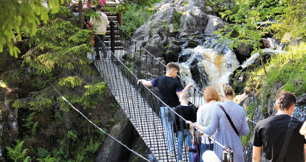 тур в Карелию Рускеала, хаски, водопады