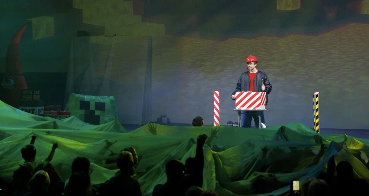 шоу Minecraft vs. Robloх