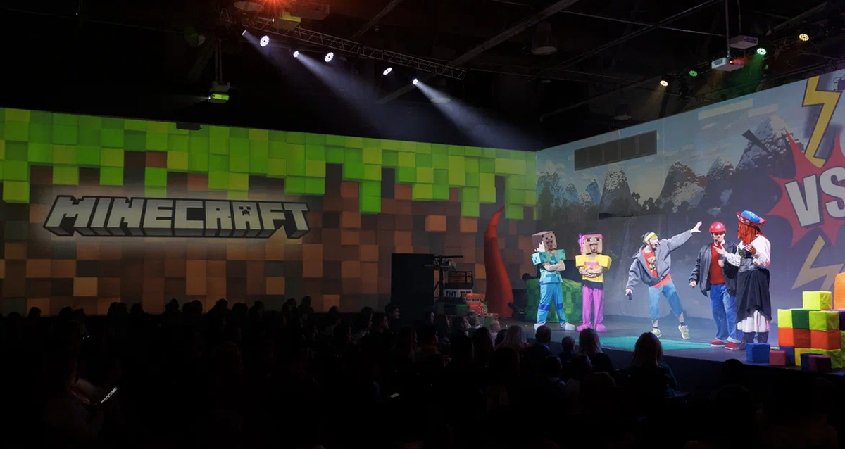 шоу Minecraft vs. Robloх