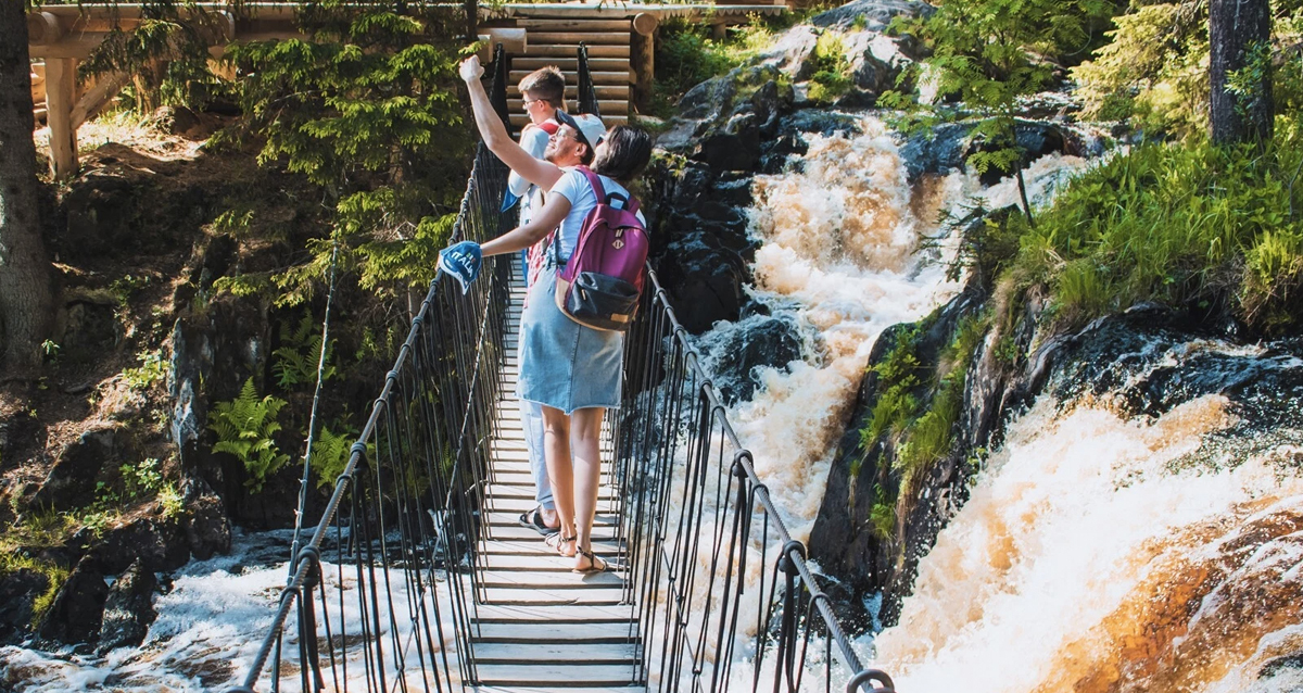 тур в Карелию Рускеала, хаски, водопады