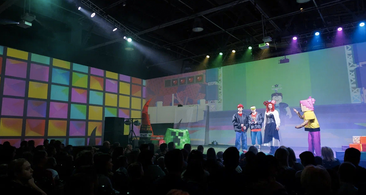 шоу Minecraft vs. Robloх