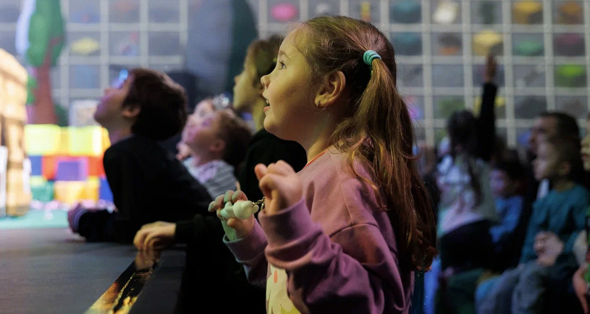 шоу Minecraft vs. Robloх