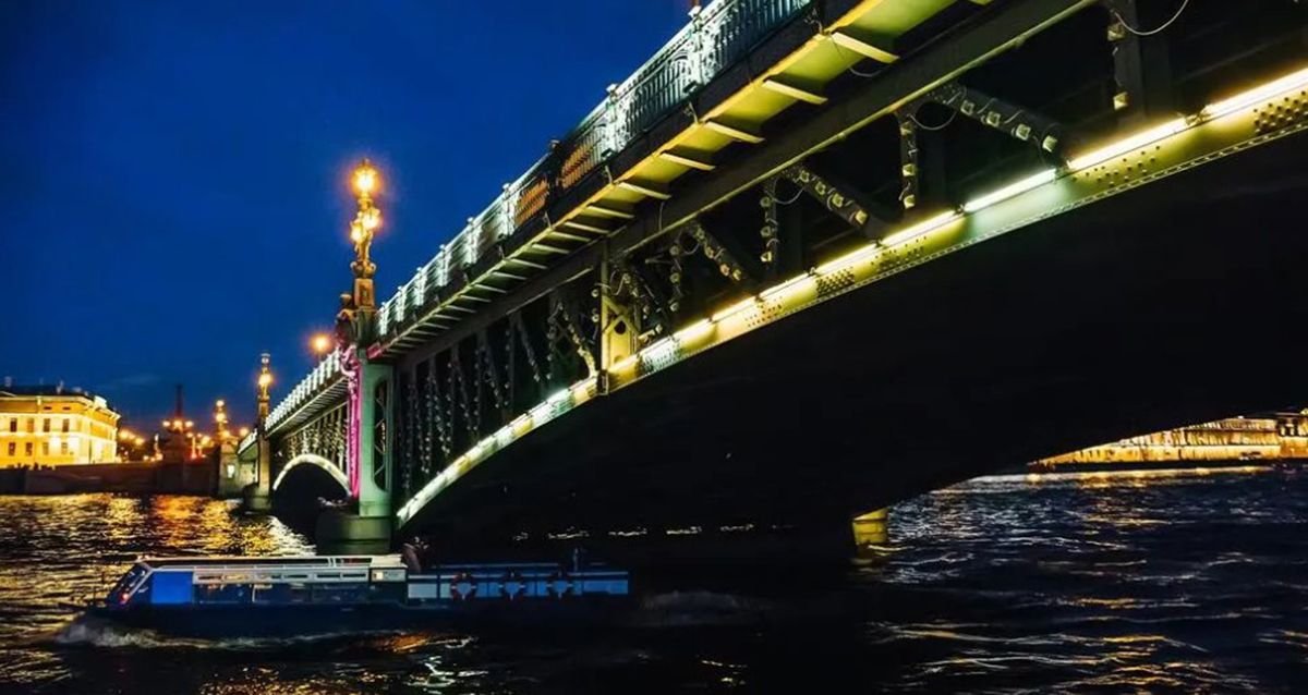 ночная экскурсия под разводными мостами