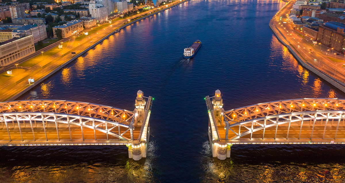 ночной теплоходный тур «Реки Петербурга»