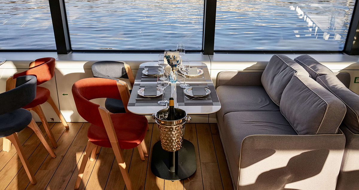 прогулка на электроходе «Стрельна»