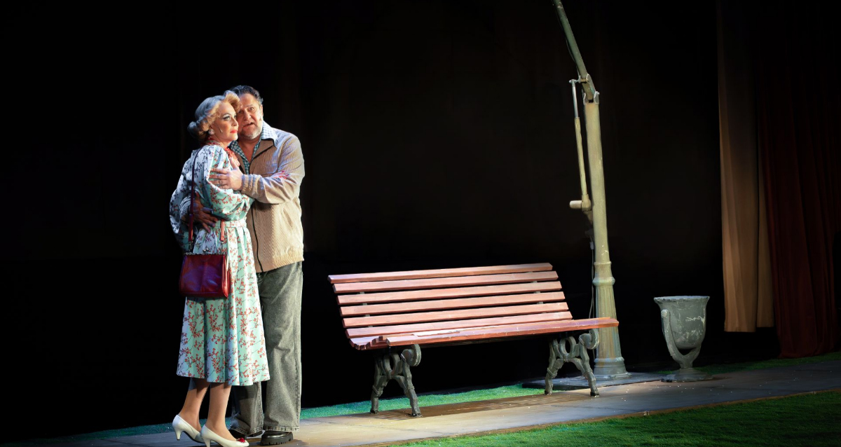 спектакль «Двое на скамейке»