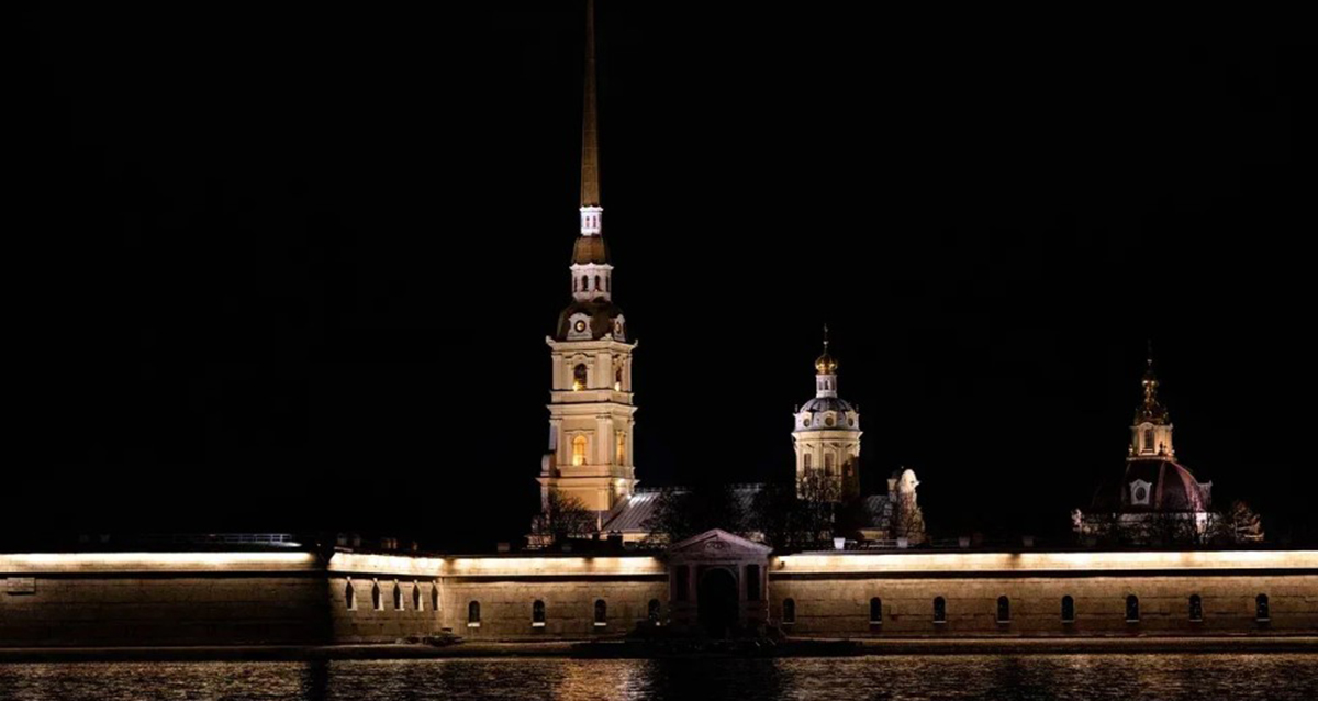 «Разводные мосты и морской фасад»