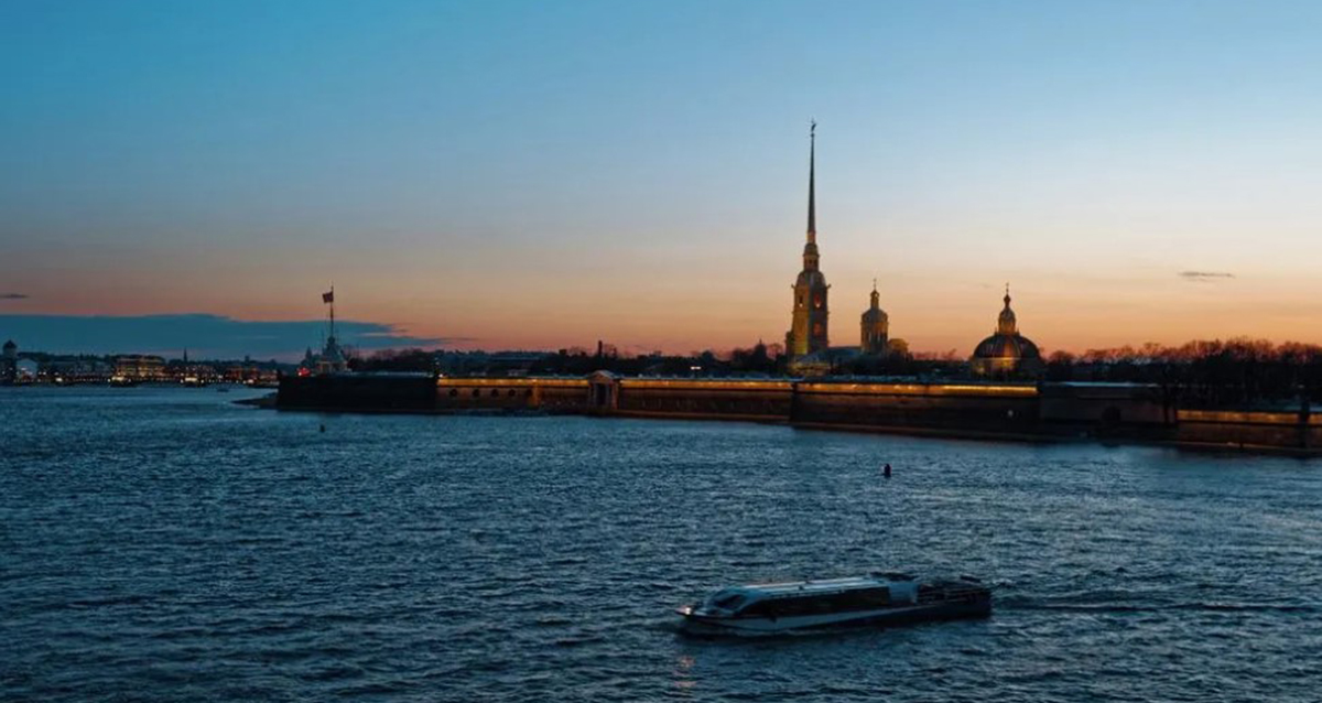 ночная экскурсия под разводными мостами