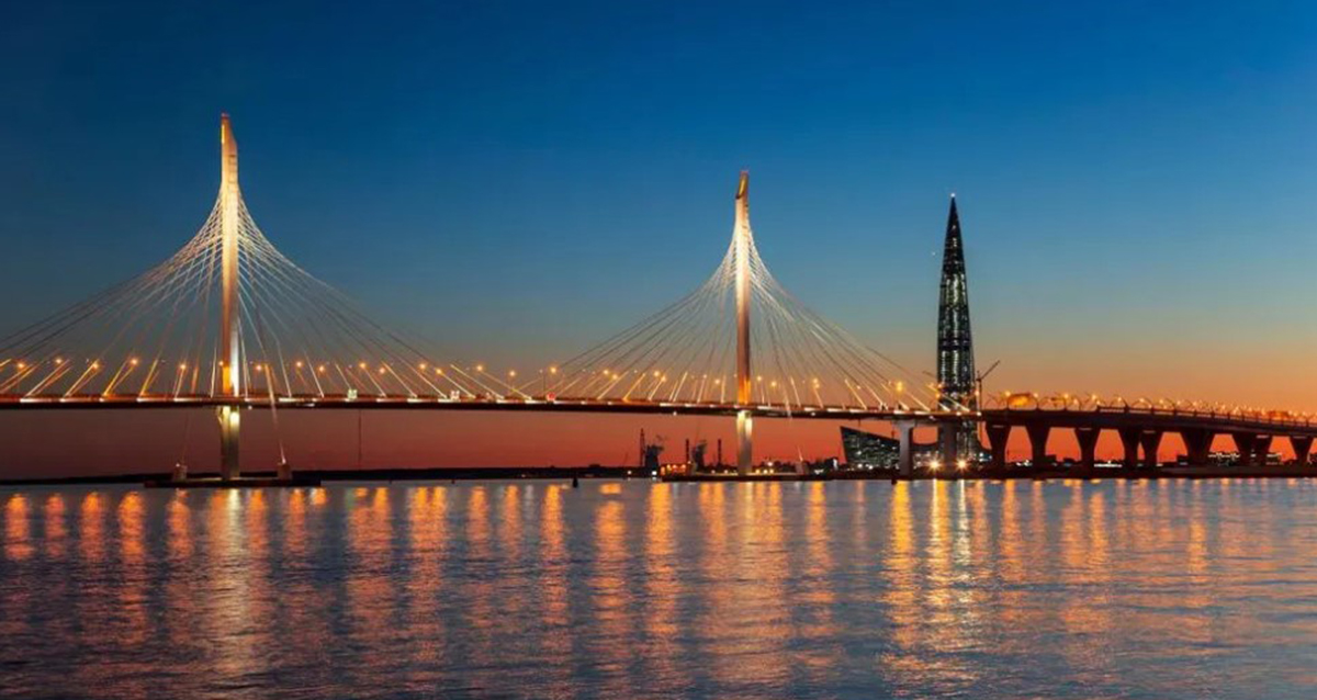 «Разводные мосты и морской фасад»