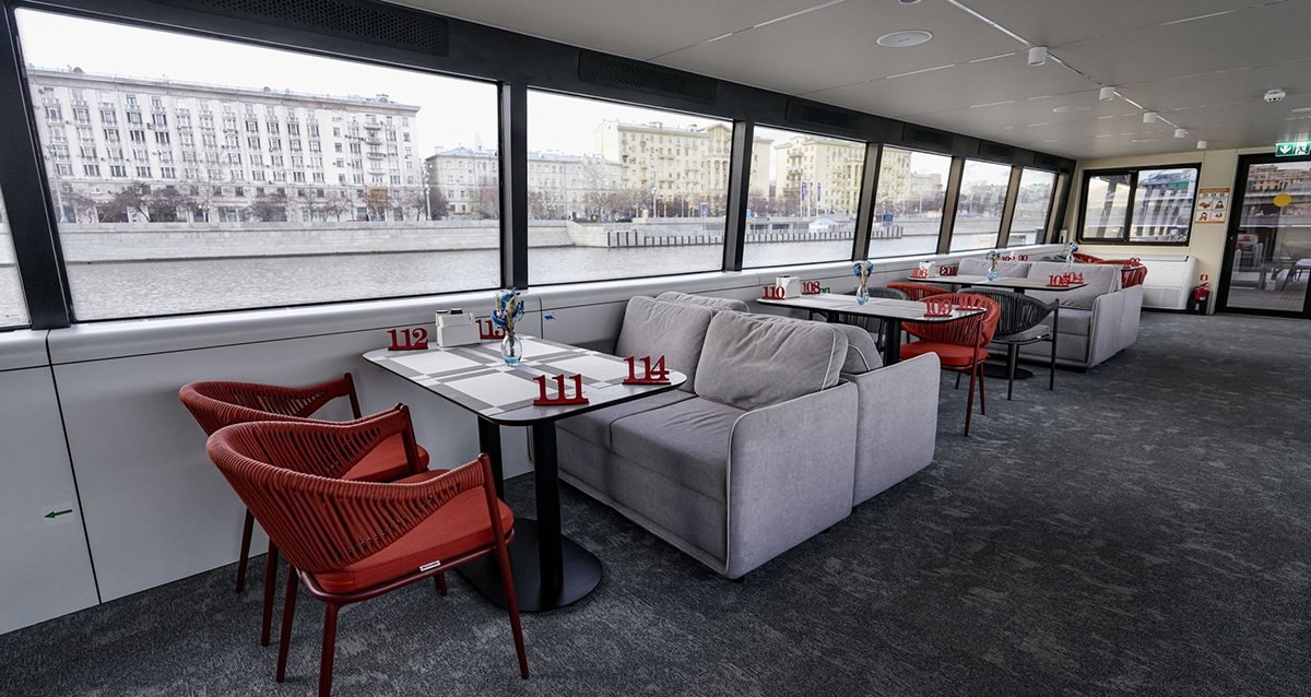 прогулка на электроходе «Стрельна»