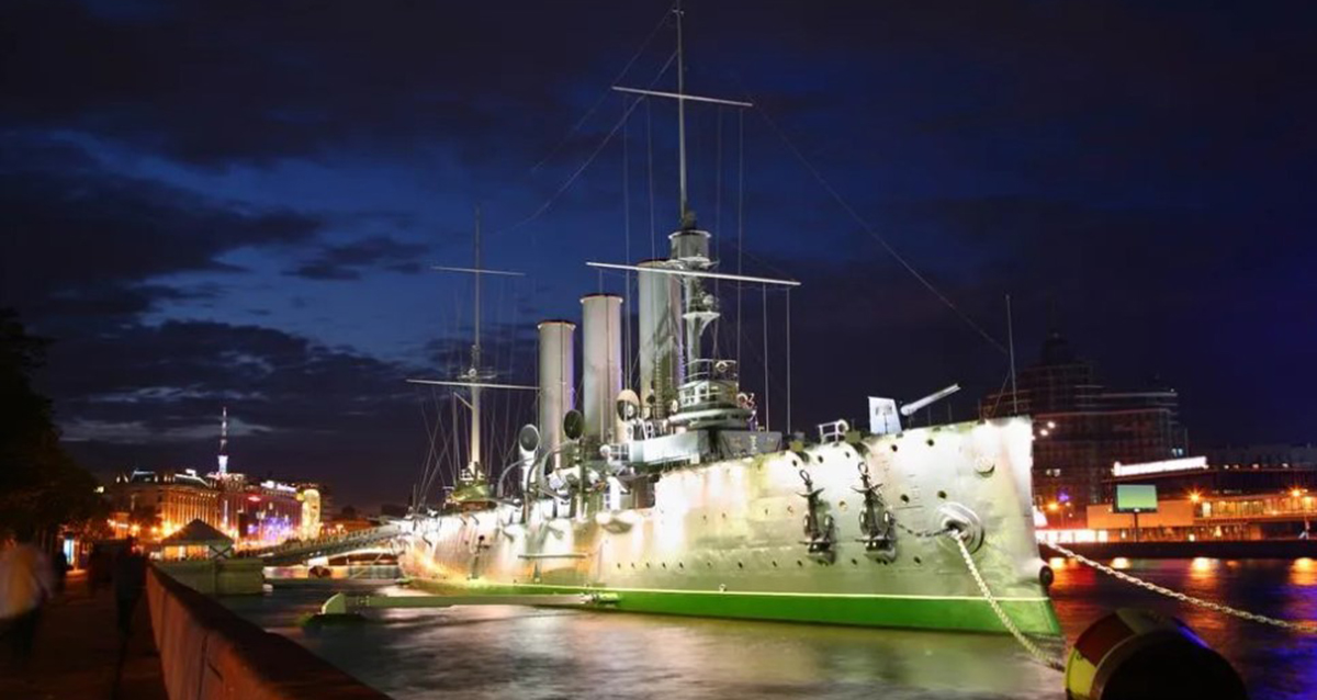 «Разводные мосты и морской фасад»