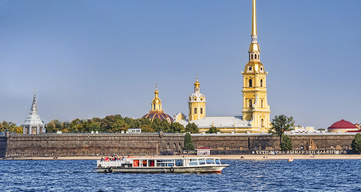 дневные прогулки на теплоходе