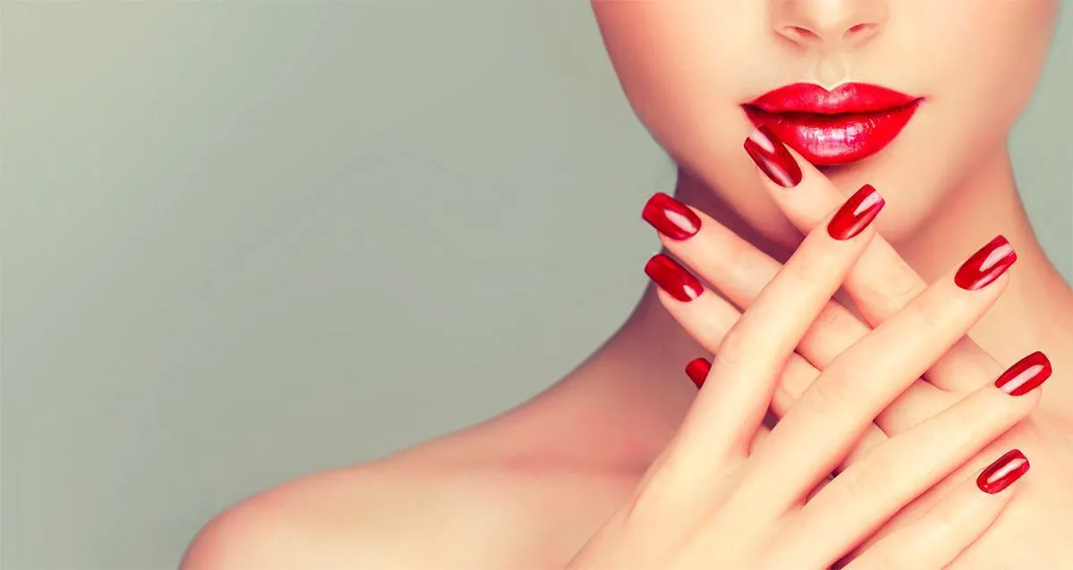 Скидки до 32% на услуги nail-кабинета на Петроградской