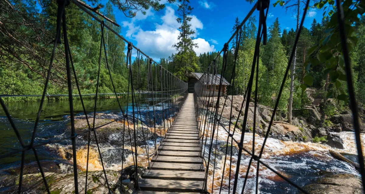 Скидка 38% на тур в Карелию «Горный парк "Рускеала" и водопады»