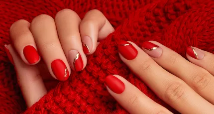 Скидки до 58% на маникюр и педикюр с покрытием и комплексы