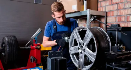 1790 р. за шиномонтаж от R13 до R16 в «Шиномонтаже 24»