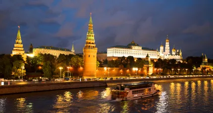От 590 р. за «Кремлевскую ночную прогулку по Москве-реке от Киевского вокзала»