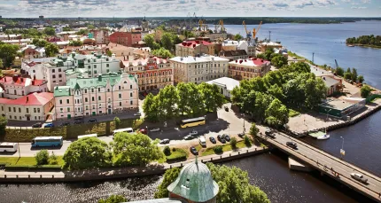 Скидки 42% на автобусную экскурсию «Островок старой Европы: Выборг»
