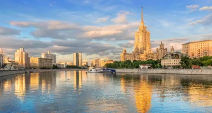 От 1000 р. за прогулку на ретро-теплоходе «Лоцман» от парка «Зарядье»