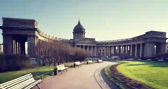 Скидки до 60% на пешеходную экскурсию по Центральному району