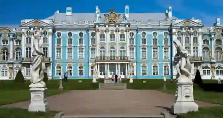 Скидка 47% на экскурсию в Пушкин с возможностью посещения Янтарной комнаты