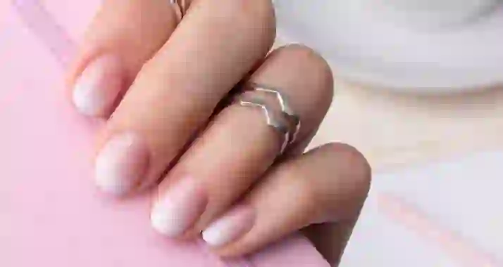 Скидки до 30% на ногтевой сервис в медцентре «Жу Визе» (Ju Vise)