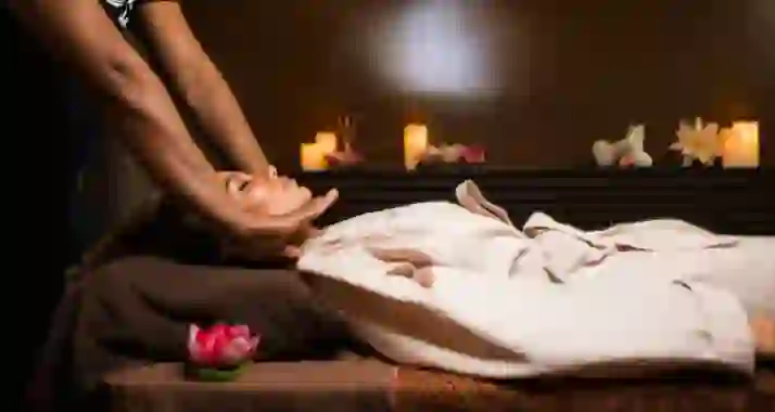 Скидки до 56% в «Премиум СПА-салоне тайского и балийского массажа»