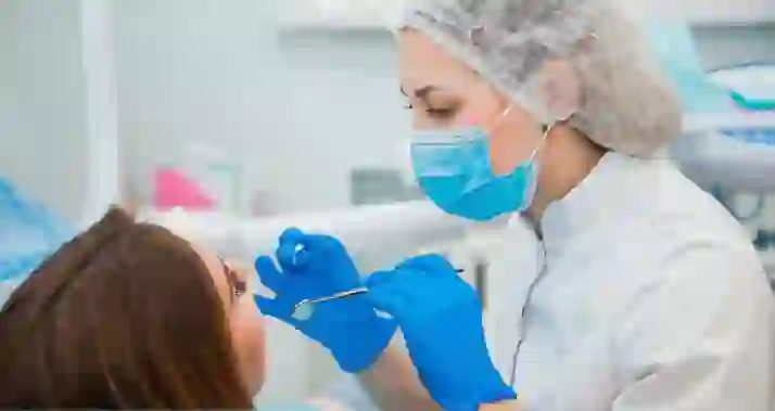 Скидка 25% на комплексную чистку зубов