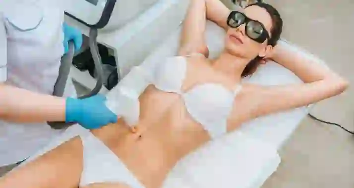 Скидки до 60% на эпиляцию лазером или воском в студии «Эрес» (Heres)